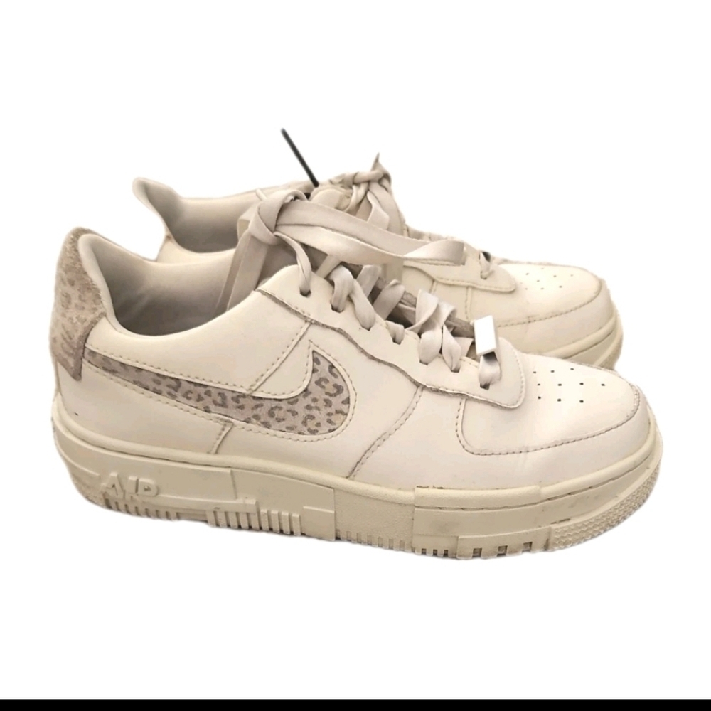 Nike Womens White Air Force One Pixel Gray Leapord Print Streetwear Shoes 6.5